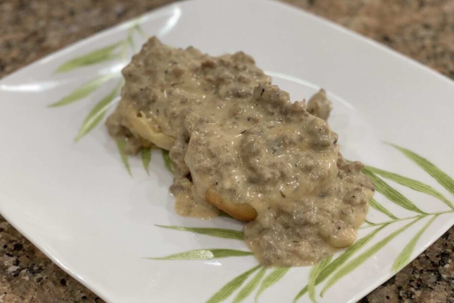 how to make homemade biscuits and gravy